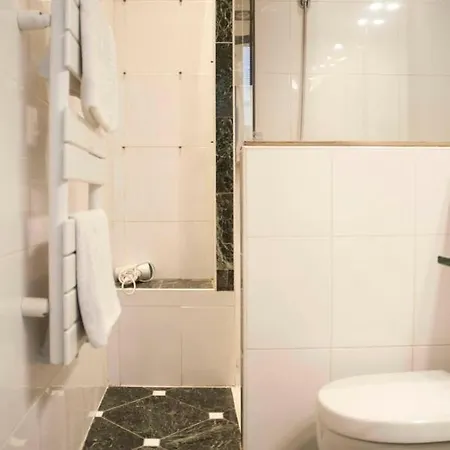 Apartment Charming Batignolles Neighborhood Paris